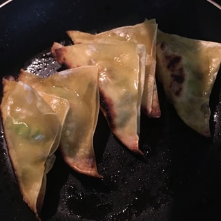 ワンタンの皮を使った焼き餃子